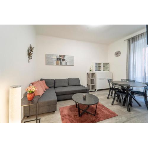 San Giacomo District Modern Apartment