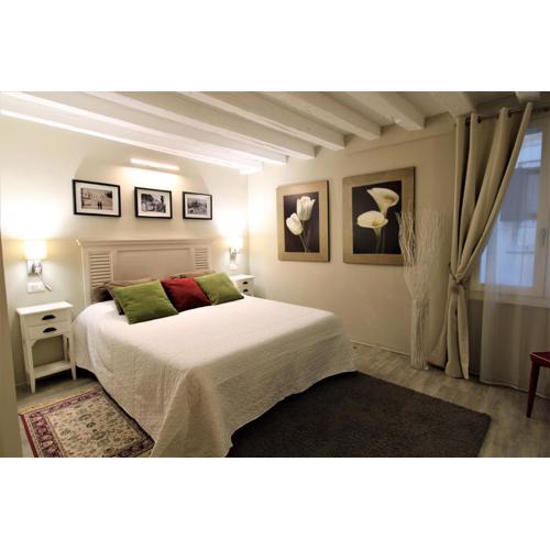 San Marco Fenice 3bdr 2bth apartment