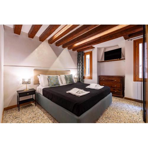 San Marco Square Main zone of Venice - Karin House