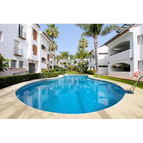 San Pedro Beachside Apartment ABRIL