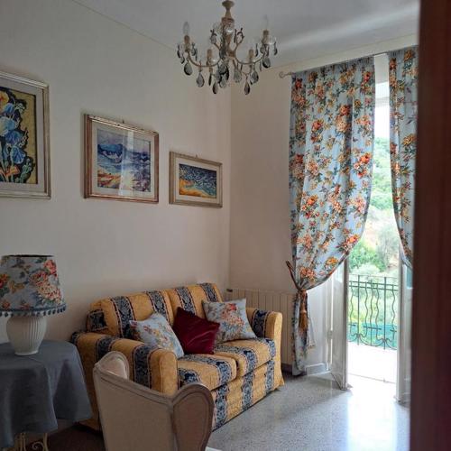San Terenzo Poets of the sea with parking and balcony