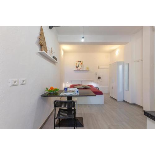 San Vitale University Center Apartment