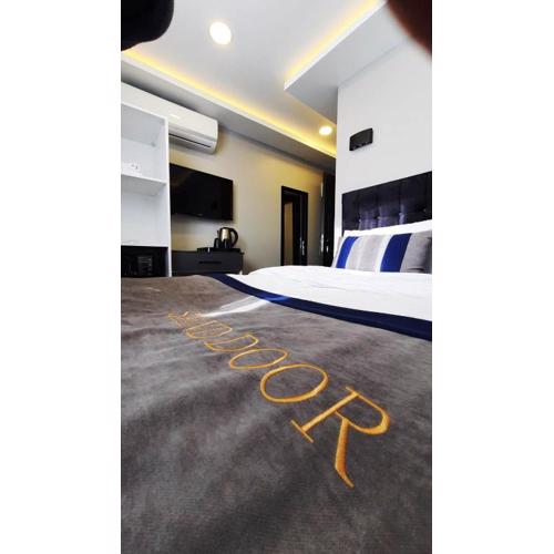 SAND DOOR HOTEL