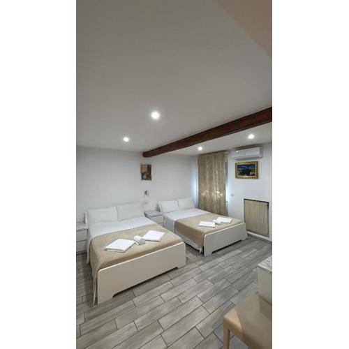 Sanella Rooms