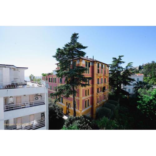Sanremo Center Apartment, sea view & terrace