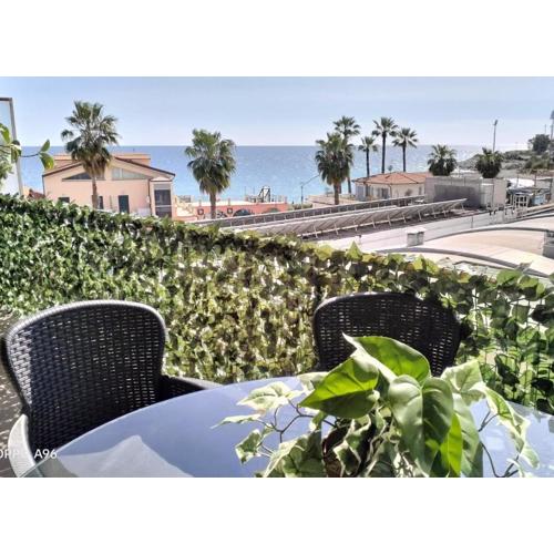 Sanremo terrazzo vista mare