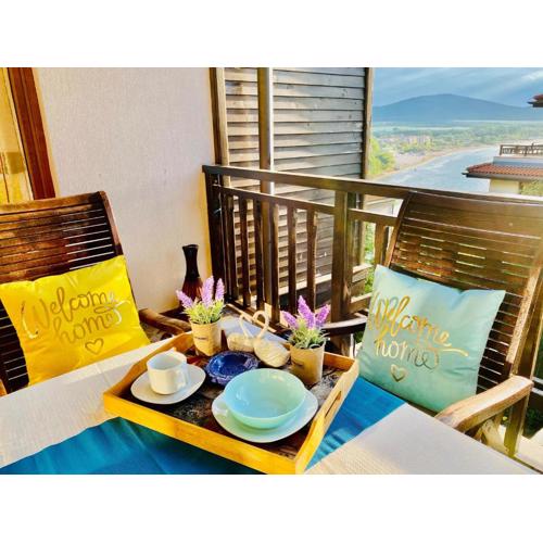 Santa Marina 2-bedroom apt. w/ Sea View + Terrace