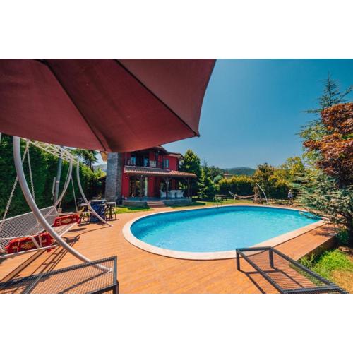 Sapancada ısıtmalı havuzlu villa