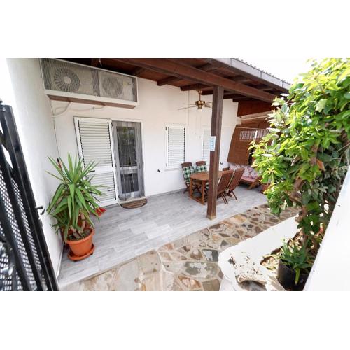 Sardinian Cottage, 150m from the sea, private Garden