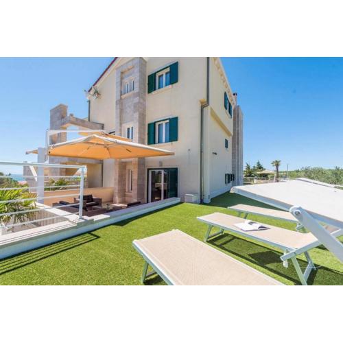Sargas Suite 4 with garden view