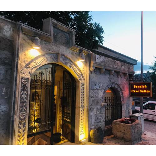 Sarnich Cave Suites
