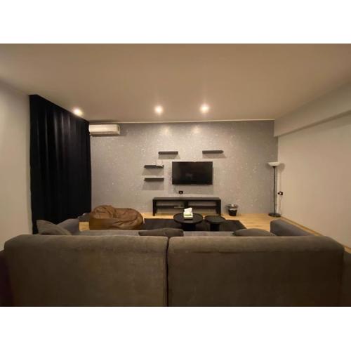 Scandinavian 2-bedroom apt in Zamalek (no visits)