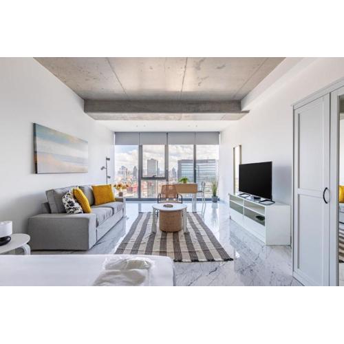 Scenic Bright Studio W Parking, Poolviews! #302