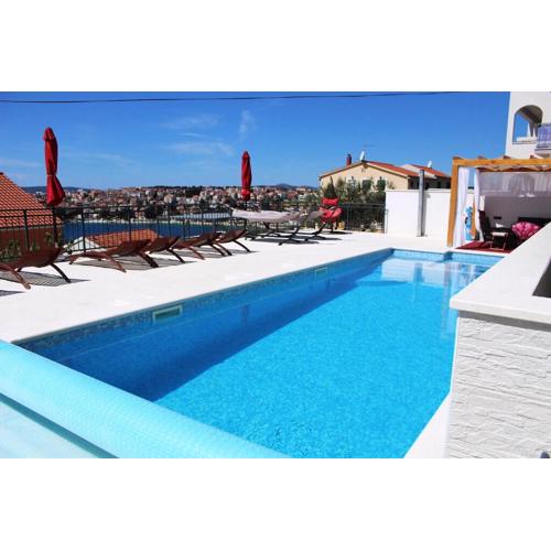 Schöne Ferienwohnung Mit Gemeinschaftspool