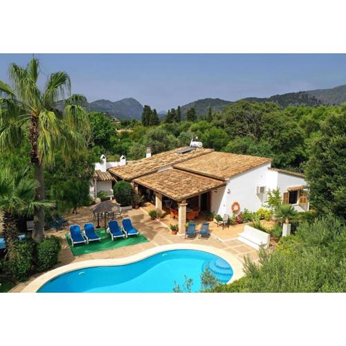 Schöne Villa Mit Beheiztem Pool