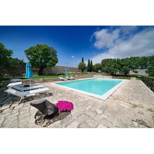 Scifazzo, Typisch Sizilianische Villa Mit Swimmingpool