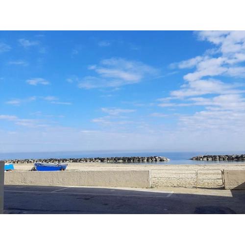 SE152 - Senigallia, delizioso trilocale fronte mare