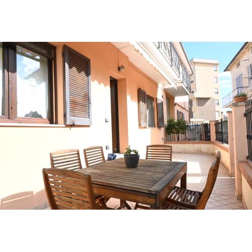 SE160 - Senigallia, comodo trilocale con patio