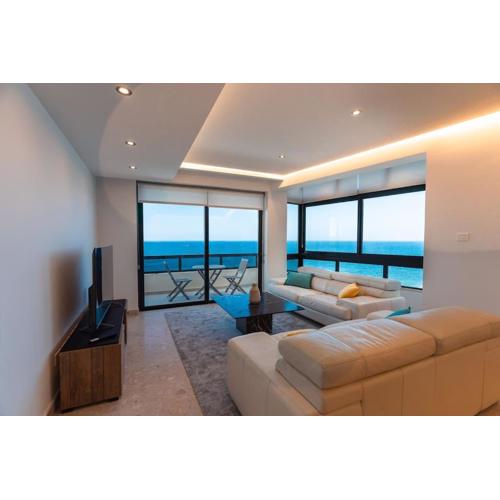 Sea Front - Spacious - Beautiful