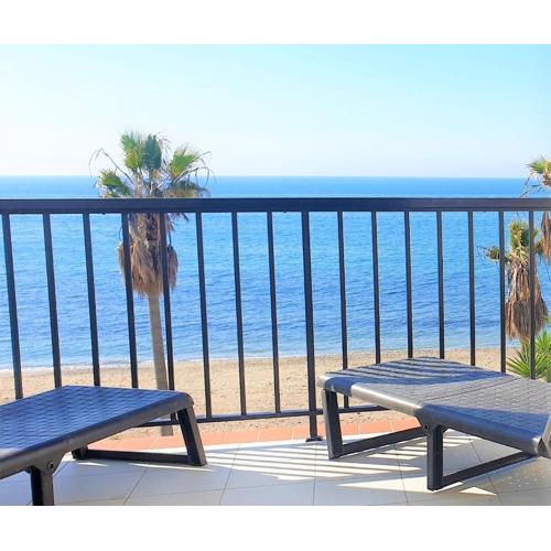 Sea Front Beach House Micaela I
