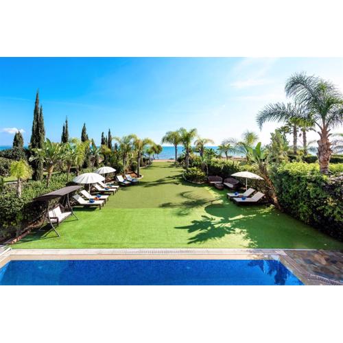Sea Front Oceanus H2 by Ezoria Villas