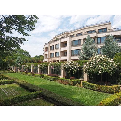 Sea Garden Lux Apartment