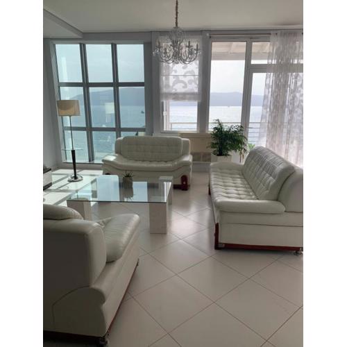 Sea La Vie Apartment