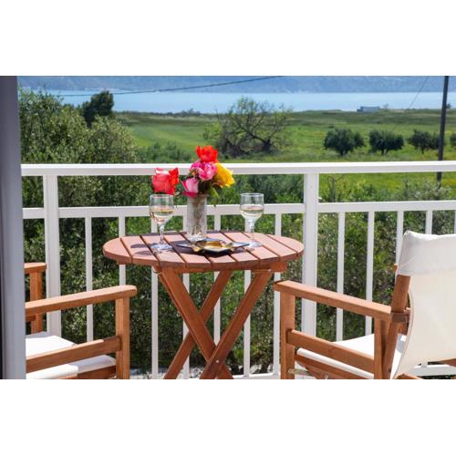 SEA & OLIVES HOUSE