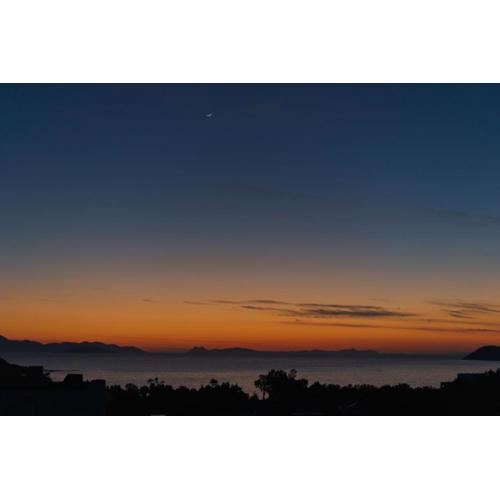 sea sunset view, walk to the beach