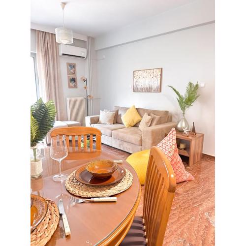 Sea the City - Chic 2-BDR Escape with Spacious Living