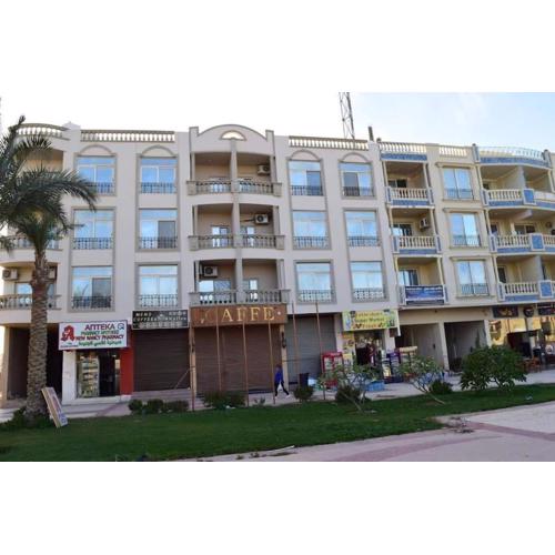 Sea view 1 bedroom flat beside Russian consulate