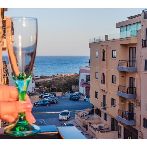 Sea-View 3 bedroom Apartment - Sleeps 8