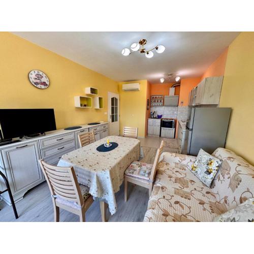 Sea View Apartment in Aurora Complex, Steps from the Beach
