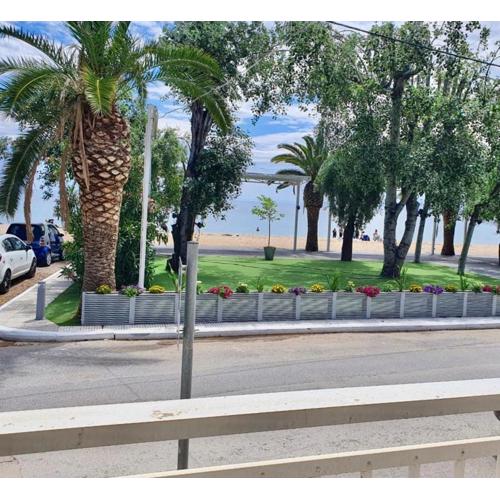 Sea View Apartment in Flogita