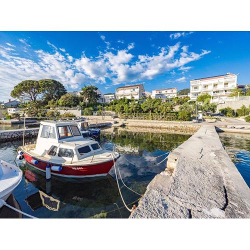 Sea View Apartment in Rab, 500m from beach