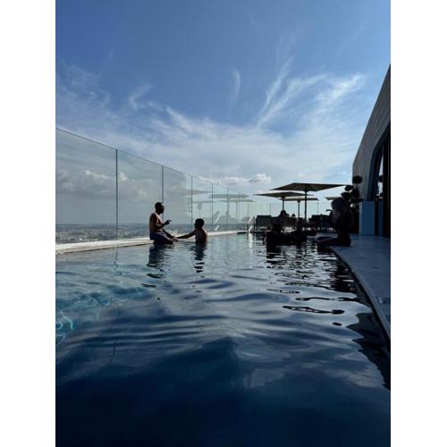 Sea view Mercury Tower, Rooftop infinity Pool