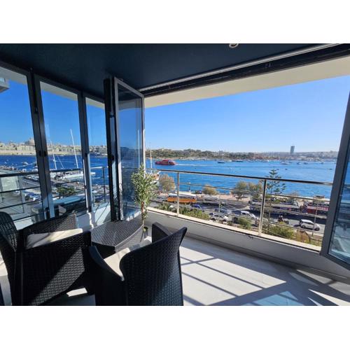 Sea View over Valletta Harbour 3 bedrooms 2 S4