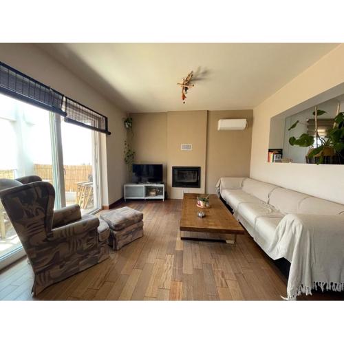 Sea View Serenity 3BR Home near Beach & Town