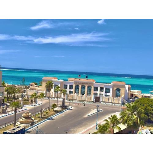 شقه غرفتين مكيفهSea view للايجار مصيف بمرسى مطروح شارع اسكندريه