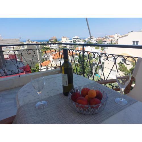 Sea view,big and comfortable appartment in Voula