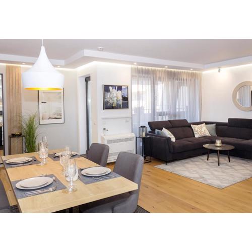 Sea&City Deluxe Apartment - Top Center Varna by Flat Mаnager