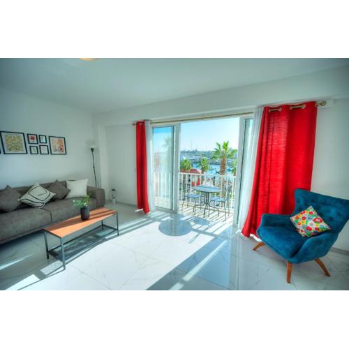 Seafront 2 bedroom with balcony & jacuzzi GOGZR-6