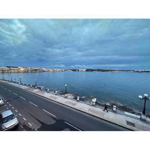 Seafront 3 Bedroom Apartment in Birzebbugia