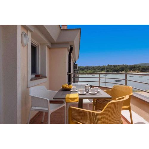 Seafront apartment Gaby