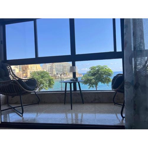 Seafront apartment in St Julians