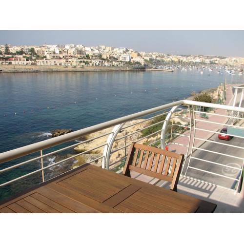 SeaFront Apartment Marsascala
