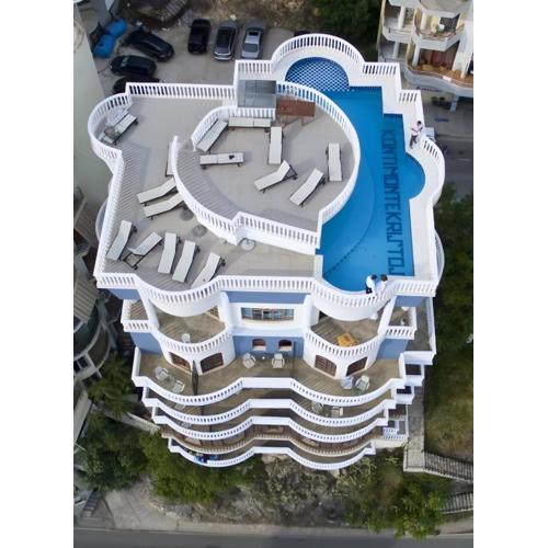 Seafront Apartment Saranda