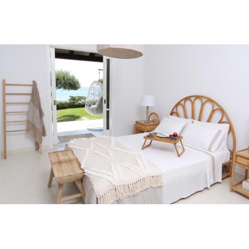Seafront Calista Beach House With Garden