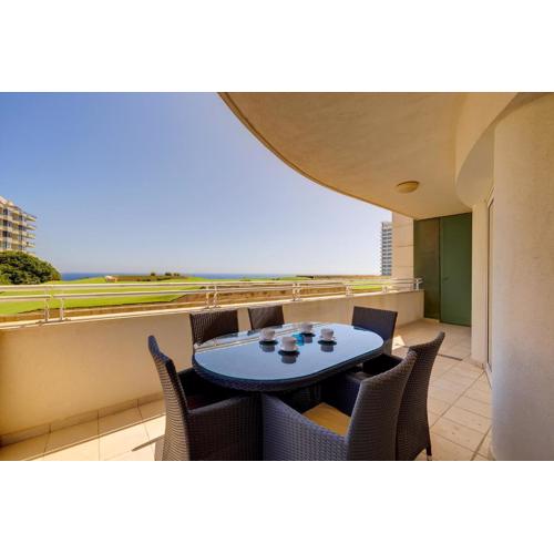 SEAFRONT LUX APART inc POOL, Upmarket Area