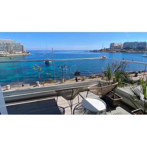 Seafront luxury 2 bedroom 3 bathroom apartment in St Julian\